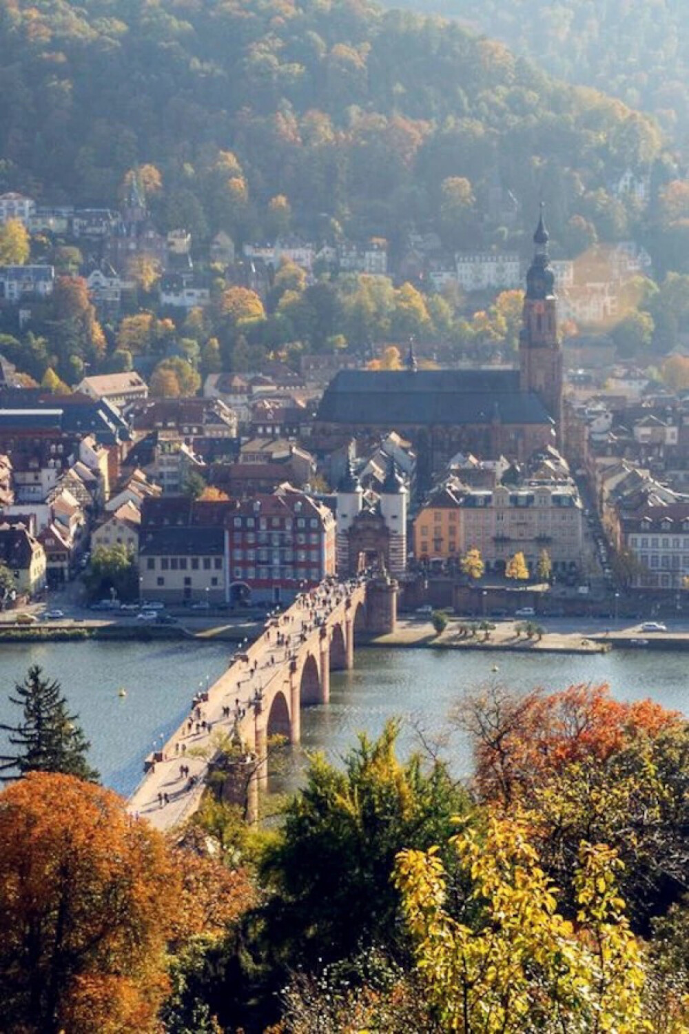 海德堡是巴登-符腾堡州的城市.