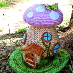 Spring Fairy House Free Amigurumi Pattern http://craftyiscool.blogspot.com.es/2014/04/free-pattern-spring-fairy-house.html