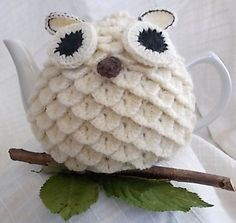 Ravelry: Barnie/Snowie Owl Crochet Tea Cosy by Carole Greaves