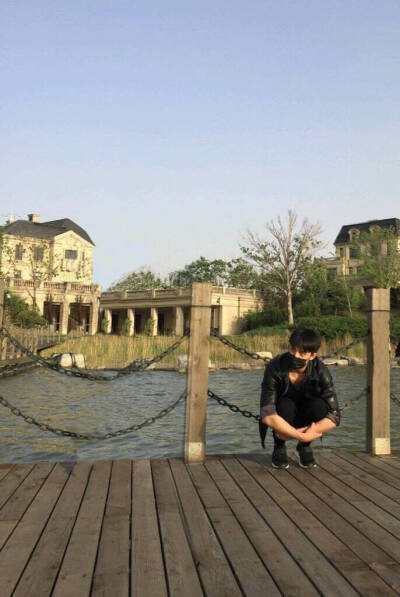 等待你认领的洲喵喵(*¯︶¯*)
cr. @你里政委