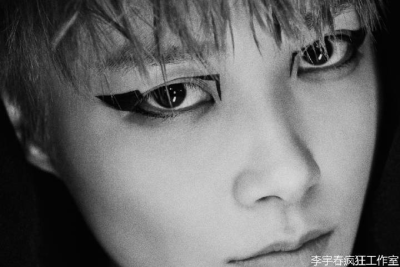 #李宇春 野蛮生长##历时两年，倾力打造，李宇春2016全新专辑《野蛮生长》一改传统唱片发行方式，将分为《野》、《蛮》、《生》、《长》四张数字EP，每张数字EP独立成章，依次发行，层层深入酝酿出《野蛮生长》全新大…