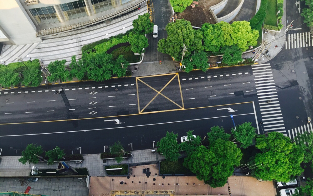 空荡的上海街道