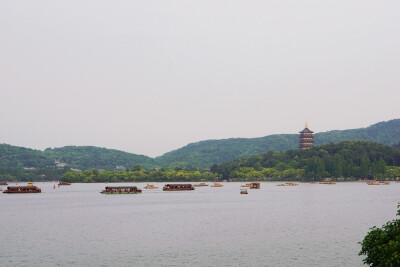 西湖上的雷峰塔