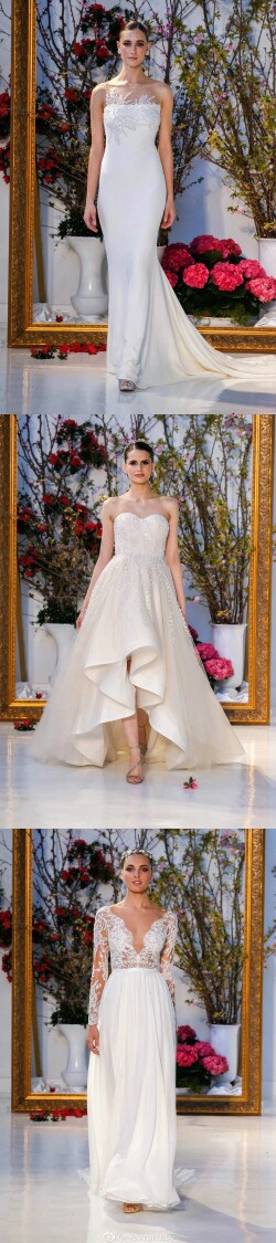 Anne Barge Bridal S/S 2017。纽约著名婚纱设计师的同名品牌，秀场以巨大相框里面放满了鲜花作为背景，新娘们穿着优雅的婚纱礼服和盘发走出，精致的头饰、简洁的婚纱，不仅勾勒出新娘最为曼妙的曲线还突出新娘柔美的一面。