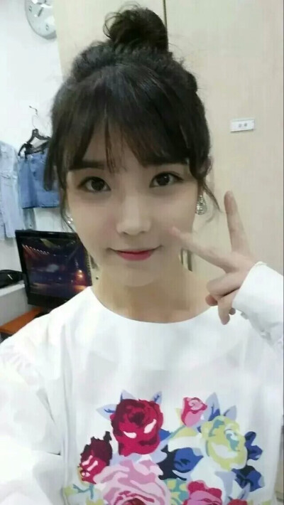 IU 아이유 李知恩 이지은 国民妹妹