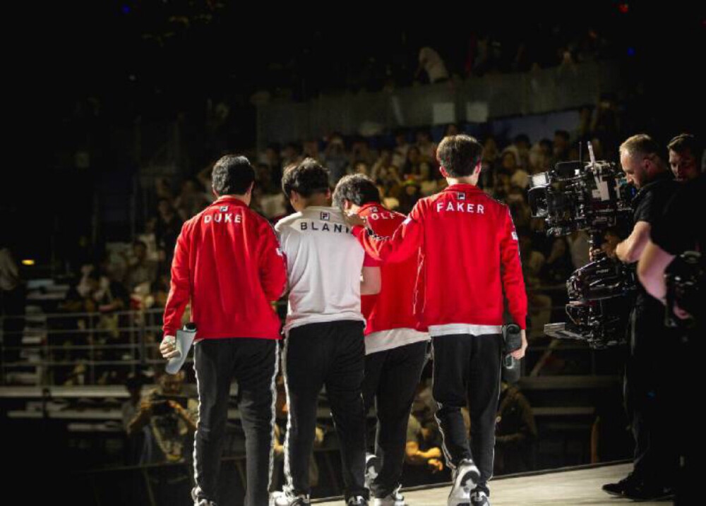 相信team one cannot live without team