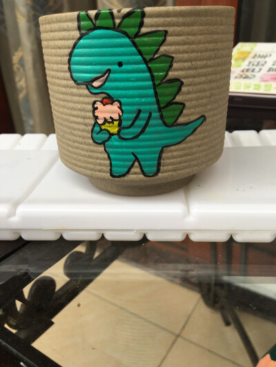 手绘花盆，高飞对面的