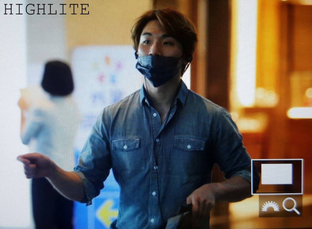 #姜大声##DAESUNG#
160506 羽田机场出境✈️首尔 金浦机场入境
饭拍
/HIGHLITE/BB SIDE