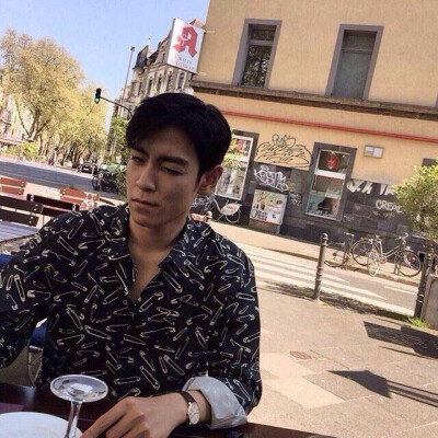 BIGBANG 崔胜铉 崔TOP 鬼神大人 T.O.P ins日常