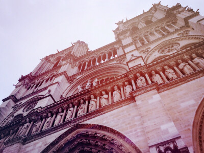 传说中的巴黎圣母院 抹上一笔彩色的吉普赛