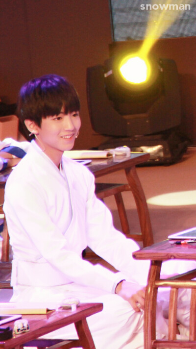 #王俊凯# #TFBOYS王俊凯# #TFBOYS#151004 杭州步步高超级公开课 cr：Snowman_Kai