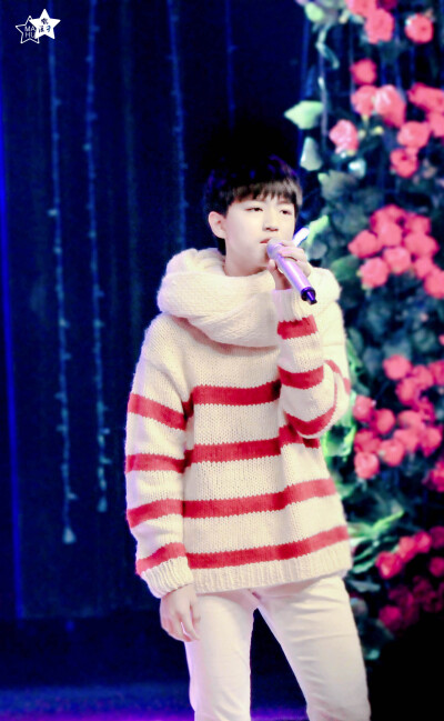 #王俊凯# #TFBOYS王俊凯# #TFBOYS#151128 组合成员生日会 cr：TFBOYS-MAHU后援站