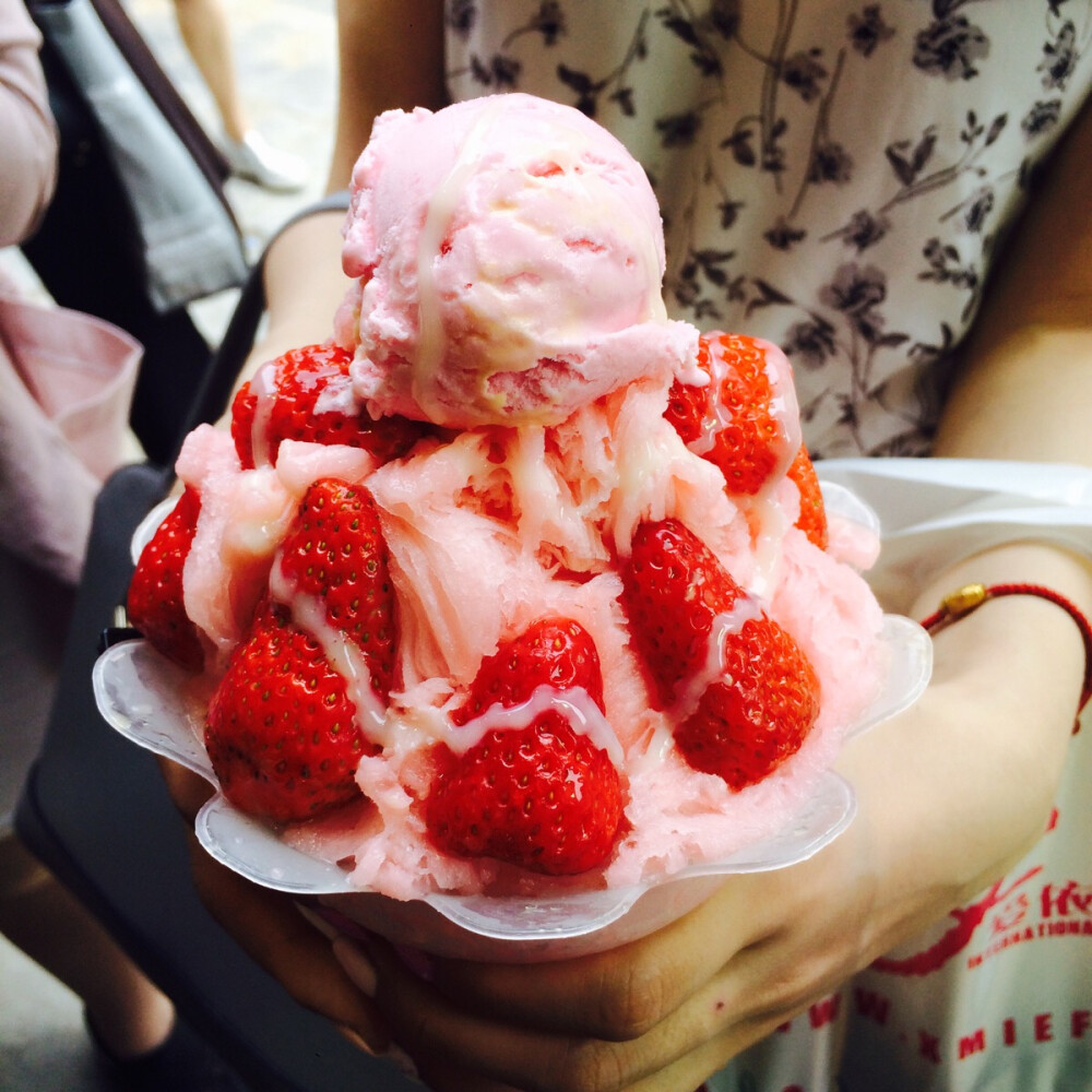 草莓沙冰。