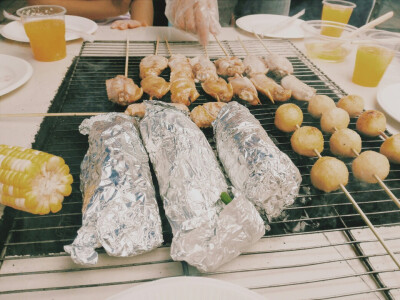 悠悠海风轻轻吹灭了野火堆