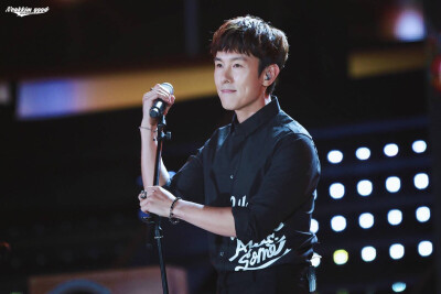 Shinhwa 神话 신화 Dane Kim 김동완 金烔完 Kim Dong Wan