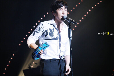 Shinhwa 神话 신화 Dane Kim 김동완 金烔完 Kim Dong Wan