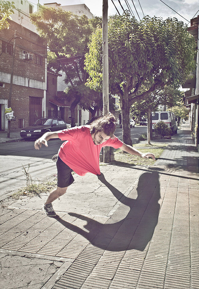 多层叠加的方法打造出的视觉效果，打破常规、妙趣横生的创意摄影作品。| 来自阿根廷 Buenos Aires 的艺术系学生 Martín De Pasquale。