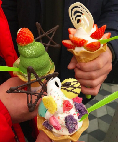 The data马卡龙&草莓&抹茶冰激凌