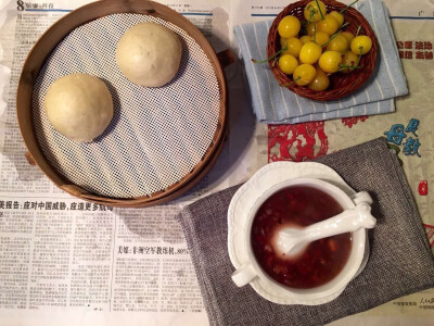 #早餐打卡#豆沙包+八宝粥+樱桃～（自己熬的豆沙绝对比外面买的蜜豆赞）