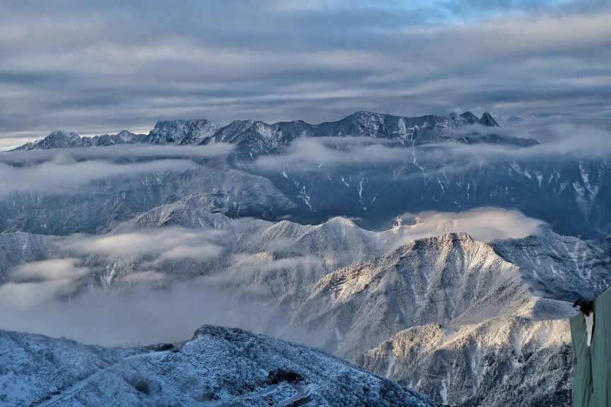 牛背山。