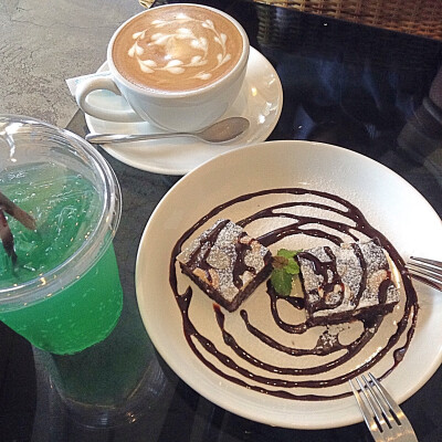 brownie latte bluekiwi soda