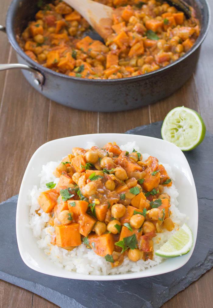 COCONUT CURRIED SWEET POTATO & CHICKPEA STEW 椰子咖喱土豆和鹰嘴豆汤 素食主义