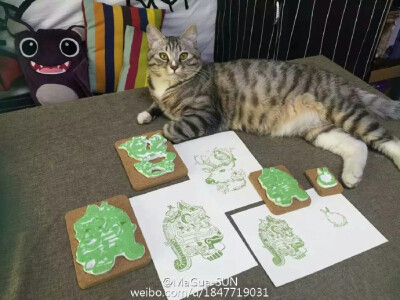 少爷从小就孕育在手工的世界里~哈哈哈~猫咪and橡皮章