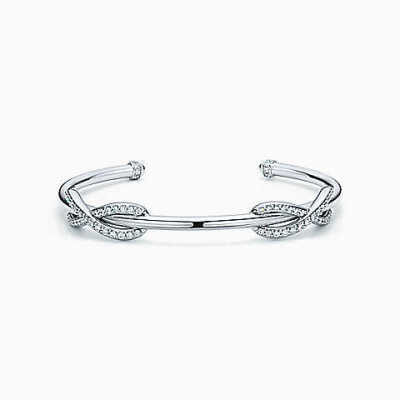 Tiffany Infinity系列18K白金中号双环手镯。