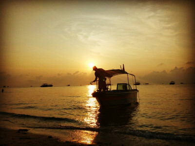 夕阳下的渔夫——记巽寮湾 2016.5.7