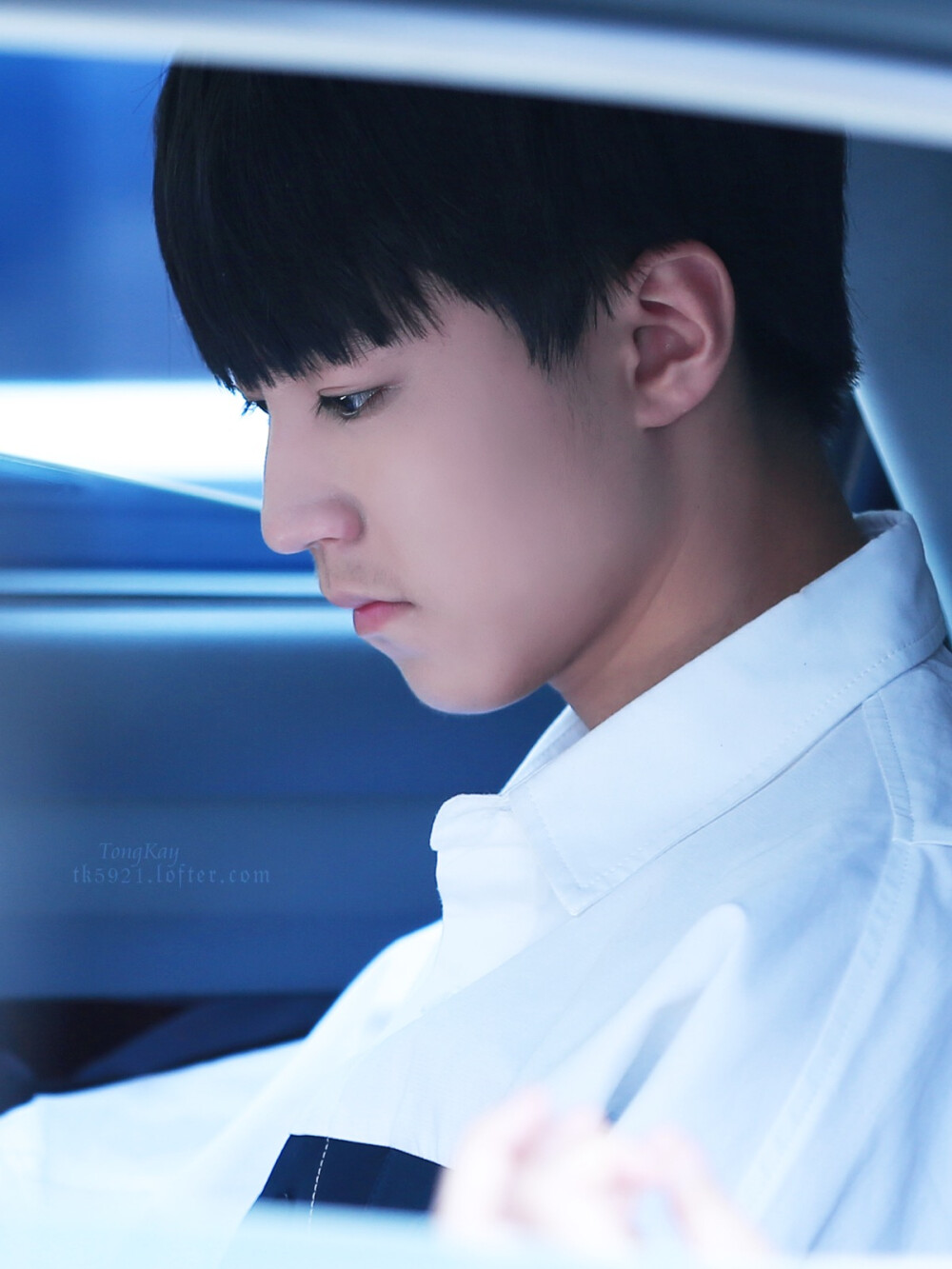 #王俊凯# #TFBOYS王俊凯# 【160425 超少年密码拍摄 高清9P】小胡须粗来了！俊宝荷尔蒙爆表[想你] cr:@桐TongKay