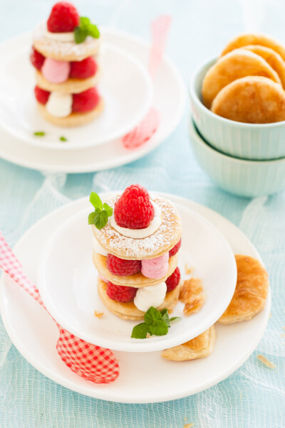 Rasberry & Lemon Mascarpone Mousse Mille Feuille 树莓柠檬奶油慕斯千层塔