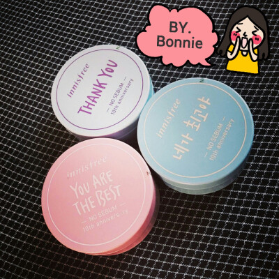 #安利好货#大家好久不见啦啦啦♡
Bonnie今天来安利【悦诗风吟】家的【限量版薄荷散粉】，比起以前普通版的外形上更加的粉嫩可爱*^o^*薄荷散粉是我包包里必备的，多功能的产品bonnie都很爱，它可以定妆用，而且不会像…