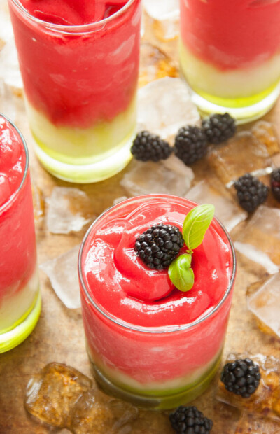 Frozen Blackberry Basil Lemonade 冰冻黑莓罗勒柠檬水