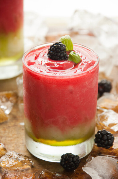 Frozen Blackberry Basil Lemonade 冰冻黑莓罗勒柠檬水