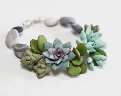 Green Succulent Bracelet Polymer clay Succulent plant Bracelet.
Succulent wrist corsage. Miniature Plant Bracelet. Wedding Succulent Jewelry多肉自然首饰