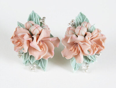 Pale pink earrings sage green. Pink flower earrings. Dusty pink jewelry
Polymer clay. Pink wedding jewelry. Pastel Blush flowers earrings自然首饰