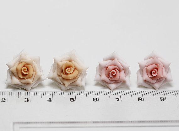 Powder pink Rose Earrings Studs. Soft pink flower earrings. Dusty pink
jewelry Polymer clay. Pink wedding jewelry. Pastel Blush rose studs自然首饰