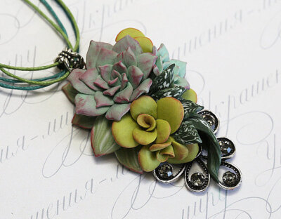 Succulent necklace pendant. Polymer clay Succulent garden necklace.
Polymer clay jewelry. Miniature Plant necklace. Succulent plant Jewelry自然首饰