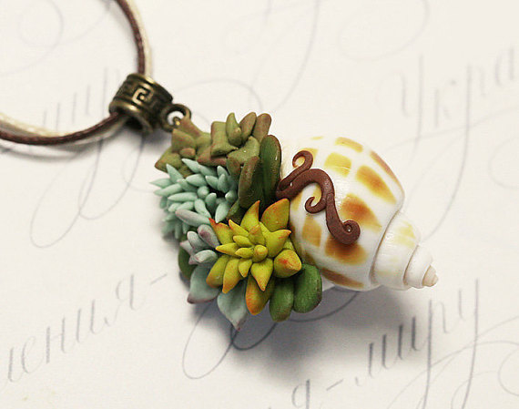 Sea shell necklace. Succulent necklace pendant Seashell jewelry
Succulent garden necklace. Miniature Plant necklace. Succulent plant Jewelry自然首饰