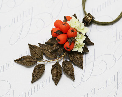 Rowan berry necklace. Red berries necklace. Fall leaves autumn necklace.
Polymer clay jewelry. Artisan polymer clay floral pendant necklace自然首饰