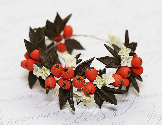 Rowan berry polymer clay bracelet. Autumn trends Polymer clay jewelery.
Autumn wedding Red berry wrist corsage. Floral bracelet Gift for Her自然首饰