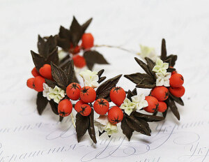 Rowan berry polymer clay bracelet. Autumn trends Polymer clay jewelery.
Autumn wedding Red berry wrist corsage. Floral bracelet Gift for Her自然首饰