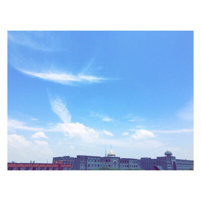 天空，蓝蓝蓝