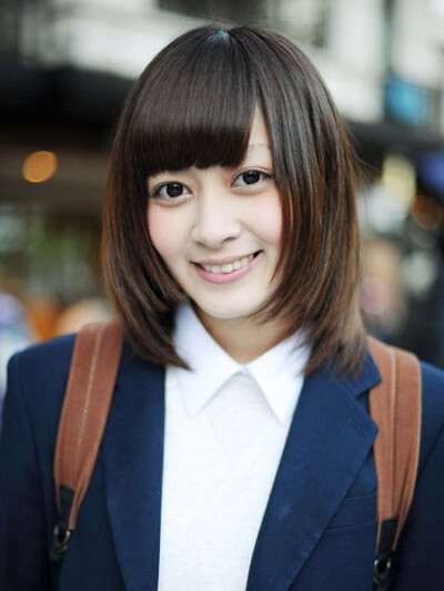 发型参考，很学生气的发型！