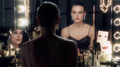 #Keira Knightley#“CHANEL BEAUTY TALKS”每截一张图就是一幅画。