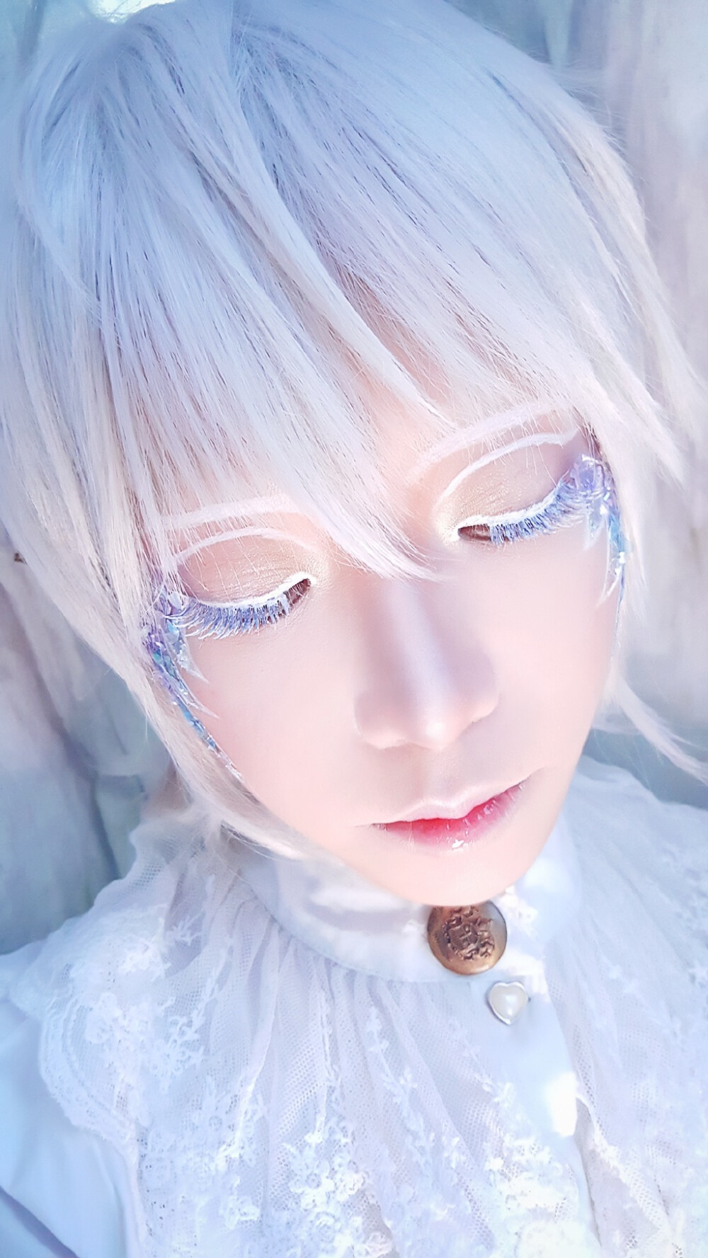 #E锅的化妆视频#【水晶守护者-Edhel(埃蒂儿)】美瞳是DC西洋系列灰 @Myuki雪雪美瞳 ，照片眼睛是后期的。 B站视频L【E锅】原创精灵系妆-水晶守护者埃蒂儿 