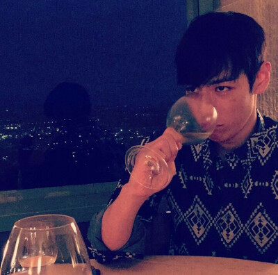 #T.O.P 崔胜贤#