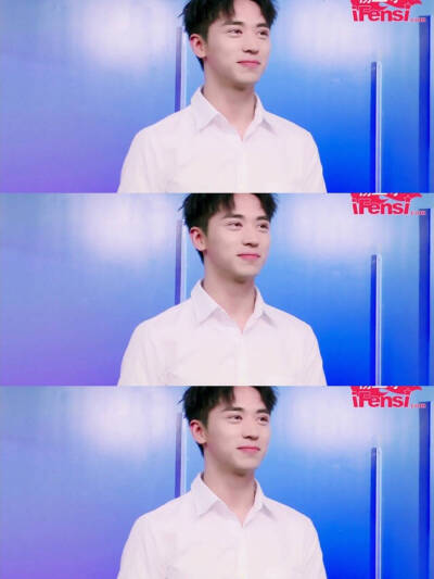 16/5/22 粉丝网直播间
我爱粉丝网 每次看他家的直播都不卡~
洲洲超好看~就是眼睛还是有红血丝
cr. @Tender甜乐