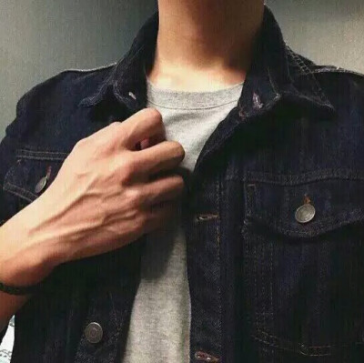 男头，头像，
你有没有偶尔思念我
下次来梦里找我的时候
记得与我说说。