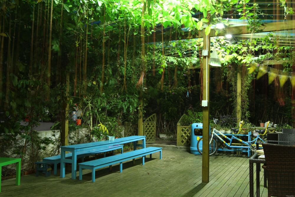 去呼呼，找有意思的房间深圳西涌八月海客栈1号店迷你小房